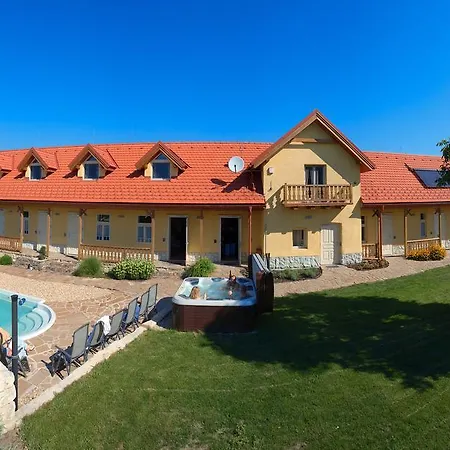 Guest house Tokaj Ostrozovic *