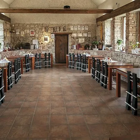 Tokaj Ostrozovic Konukevi Veľká Tŕňa