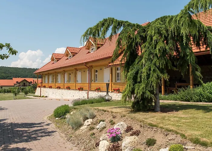 Tokaj Ostrozovic 4*